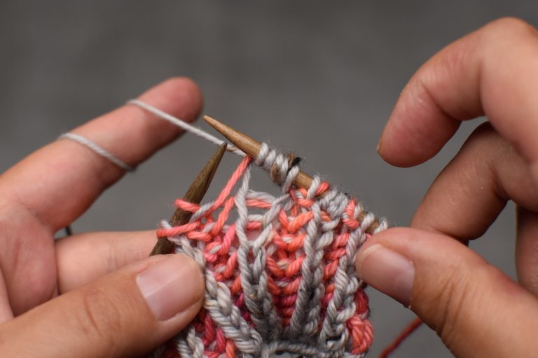 4-stitch brioche-increase completed.